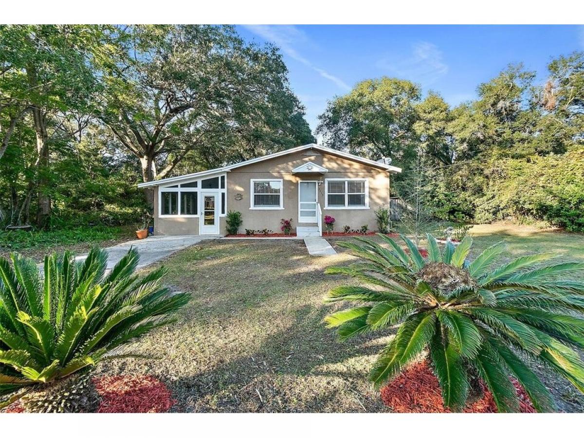 Picture of Home For Sale in Deland, Florida, United States