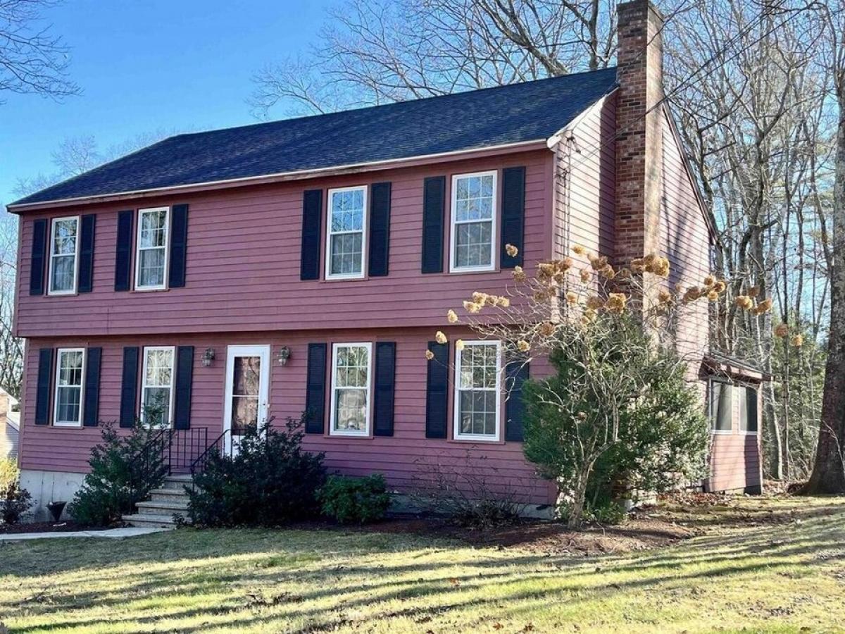 Picture of Home For Sale in Hudson, New Hampshire, United States