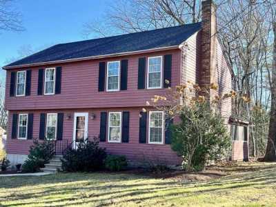 Home For Sale in Hudson, New Hampshire