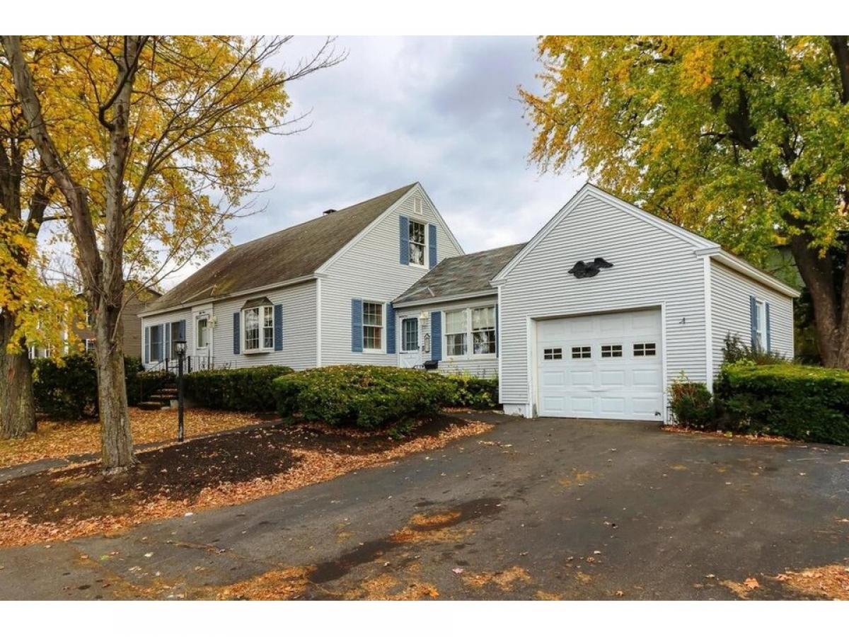 Picture of Home For Sale in Manchester, New Hampshire, United States