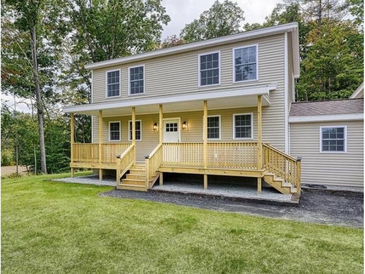 Picture of Home For Sale in Winchester, New Hampshire, United States