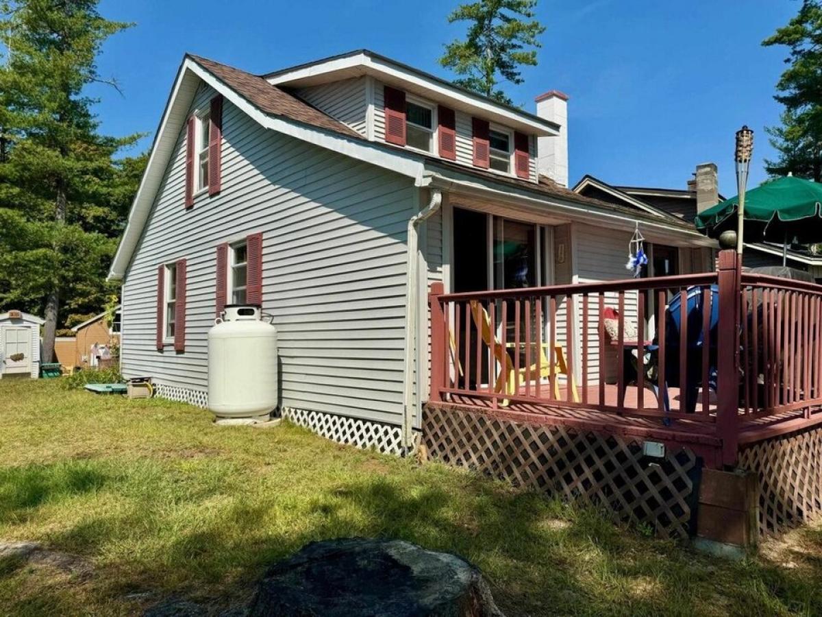 Picture of Home For Sale in Winchester, New Hampshire, United States