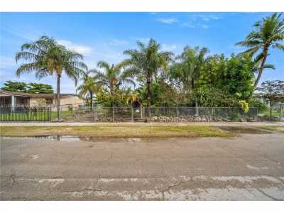 Home For Sale in Miami, Florida