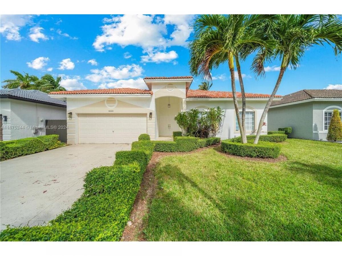 Picture of Home For Sale in Miami, Florida, United States