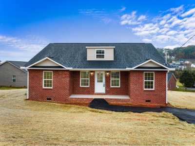 Home For Sale in Kodak, Tennessee