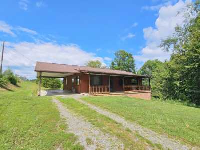 Home For Sale in Dandridge, Tennessee