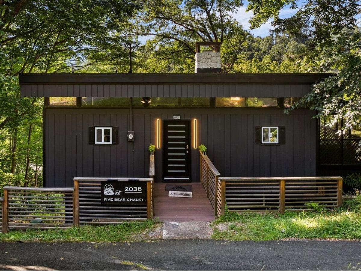 Picture of Home For Sale in Gatlinburg, Tennessee, United States