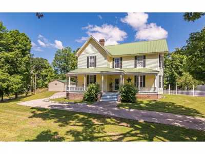 Home For Sale in Newport, Tennessee