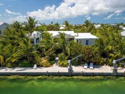 Home For Sale in Sugarloaf Key, Florida