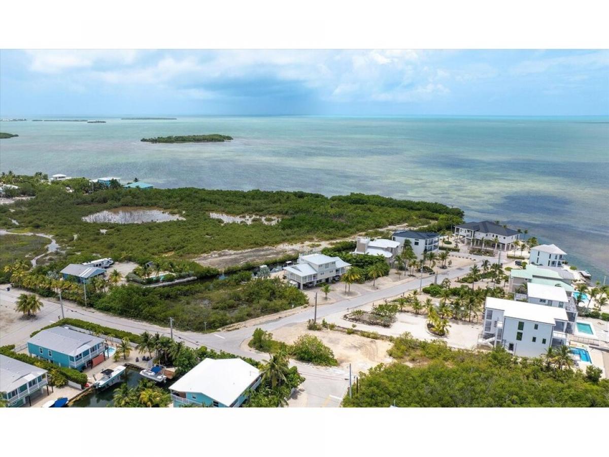 Picture of Residential Land For Sale in Cudjoe Key, Florida, United States