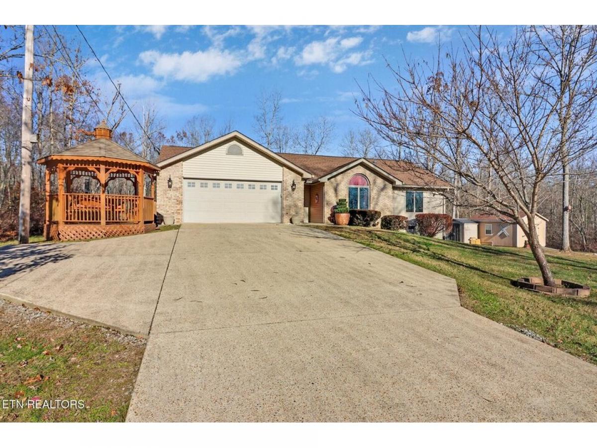 Picture of Home For Sale in Crossville, Tennessee, United States