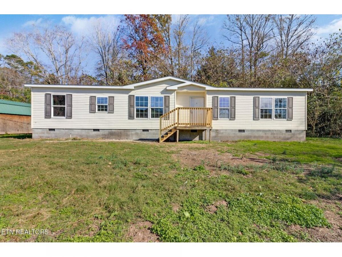 Picture of Home For Sale in Oliver Springs, Tennessee, United States