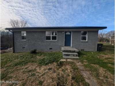 Home For Sale in Red Boiling Springs, Tennessee