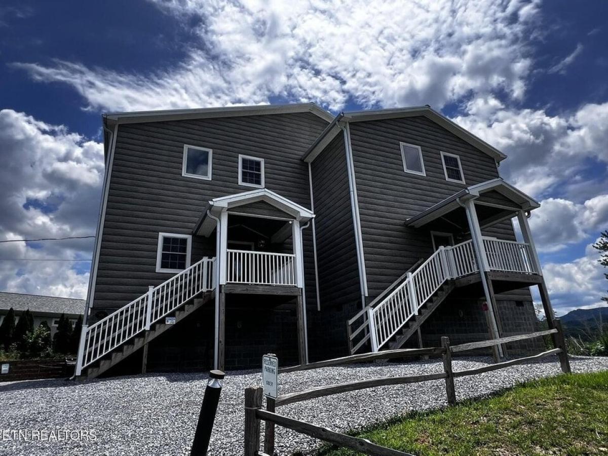 Picture of Home For Sale in Gatlinburg, Tennessee, United States