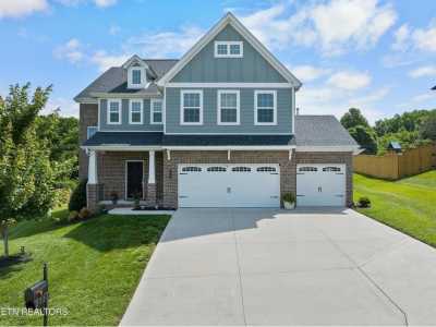 Home For Sale in Knoxville, Tennessee