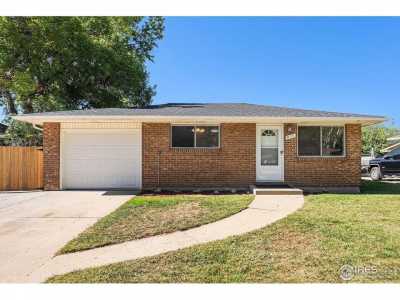 Home For Sale in Longmont, Colorado