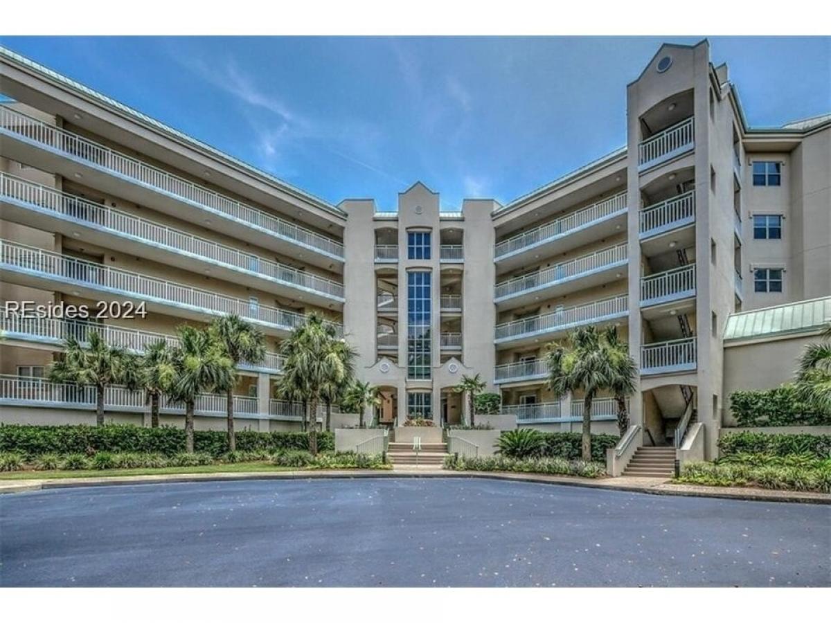 Picture of Home For Sale in Hilton Head Island, South Carolina, United States