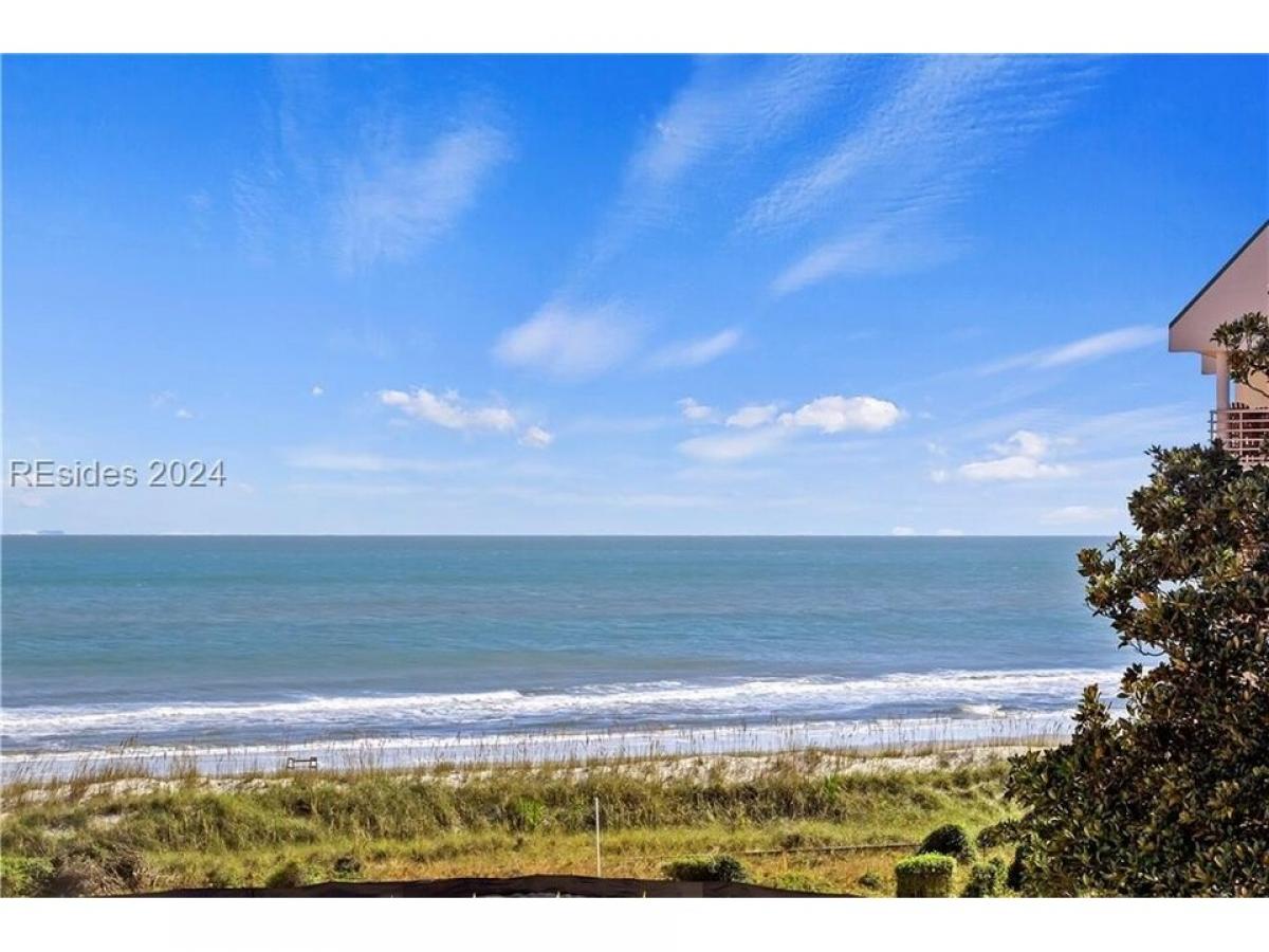 Picture of Home For Sale in Hilton Head Island, South Carolina, United States