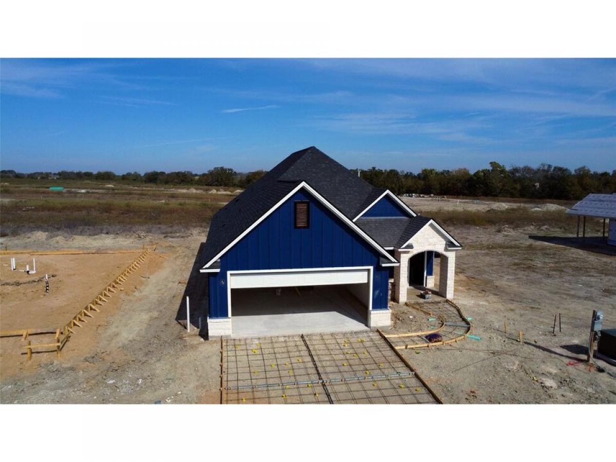 Picture of Home For Sale in Bryan, Texas, United States