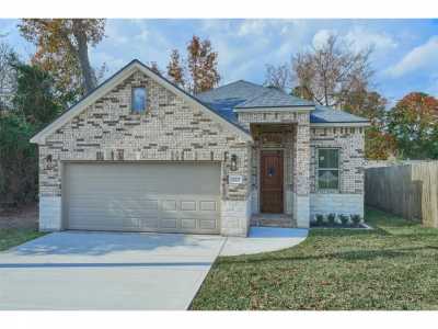 Home For Sale in Montgomery, Texas