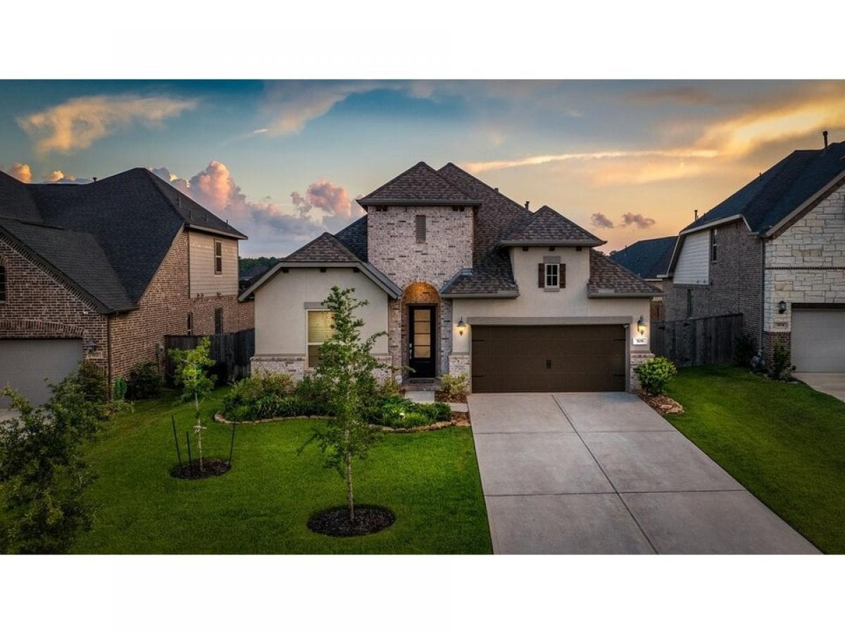 Picture of Home For Sale in Pinehurst, Texas, United States