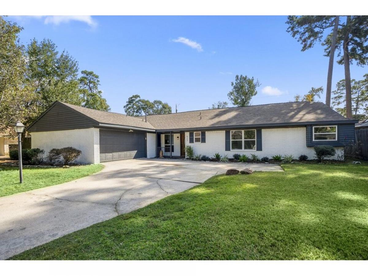 Picture of Home For Sale in Shenandoah, Texas, United States