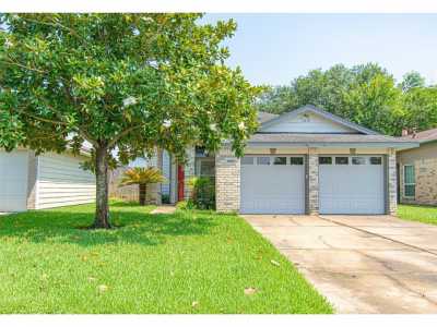 Home For Sale in Tomball, Texas