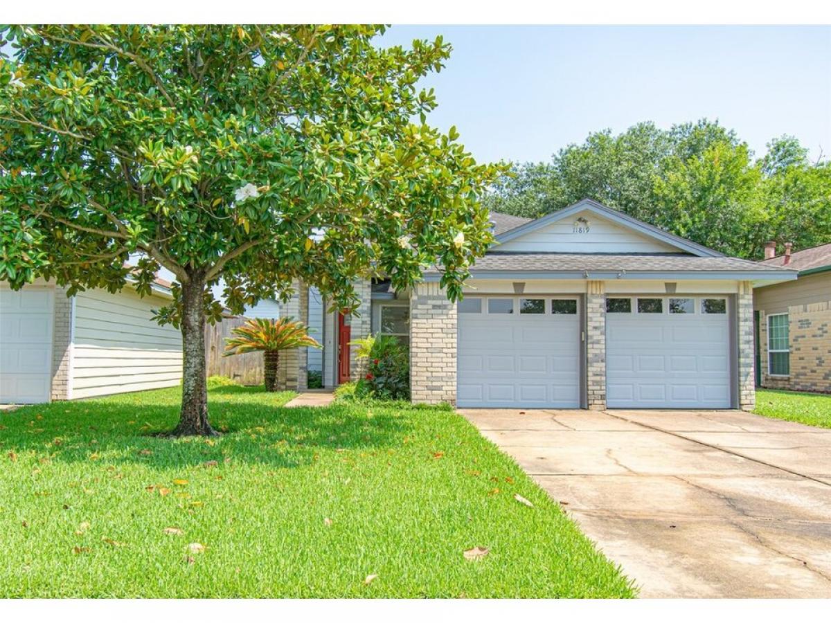 Picture of Home For Sale in Tomball, Texas, United States