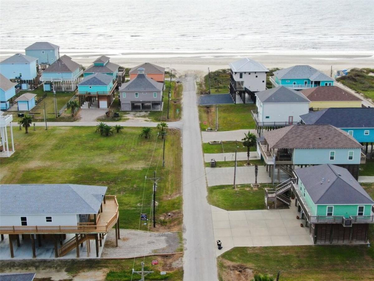 Picture of Residential Land For Sale in Crystal Beach, Texas, United States