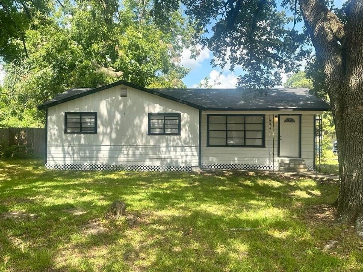 Picture of Home For Rent in Ames, Texas, United States