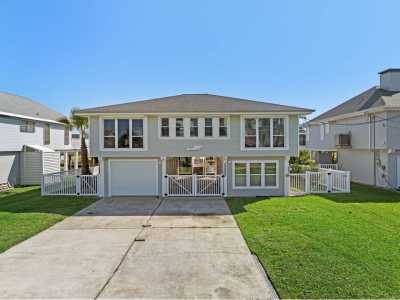 Home For Sale in Galveston, Texas