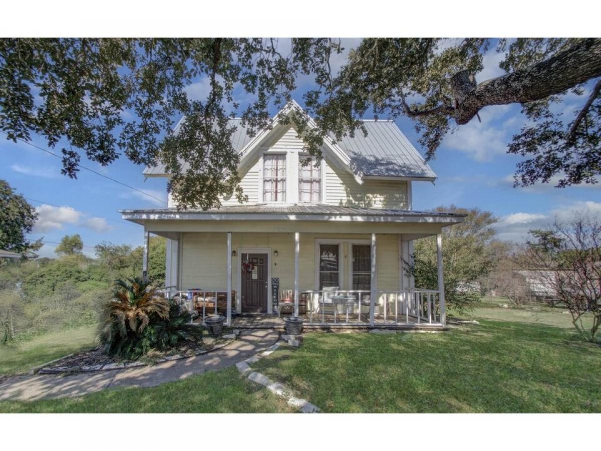 Picture of Home For Sale in Brenham, Texas, United States