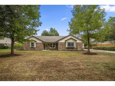 Home For Sale in Tomball, Texas