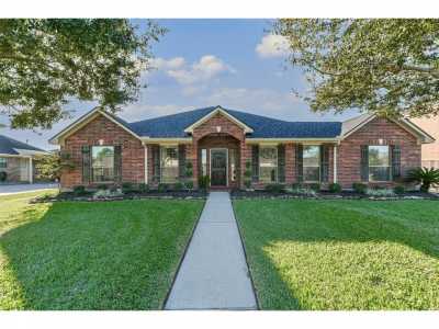 Home For Sale in League City, Texas