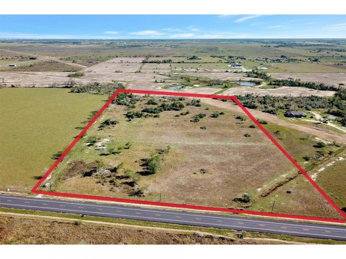 Picture of Residential Land For Sale in Hempstead, Texas, United States