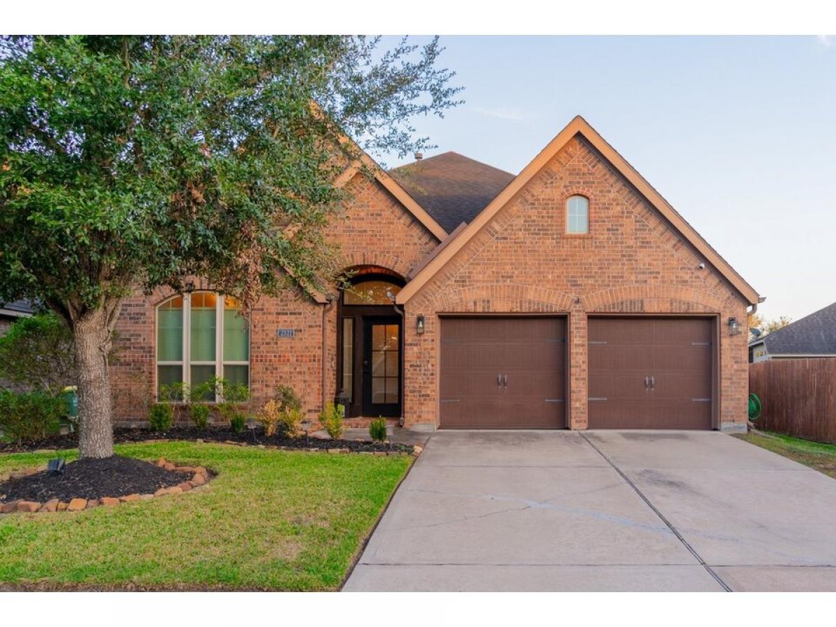 Picture of Home For Sale in Pearland, Texas, United States