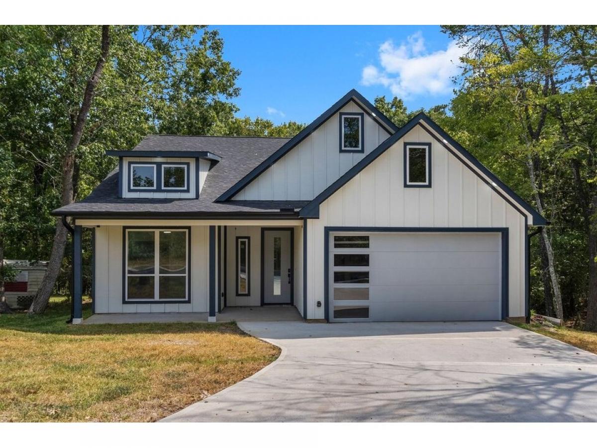 Picture of Home For Sale in Coldspring, Texas, United States