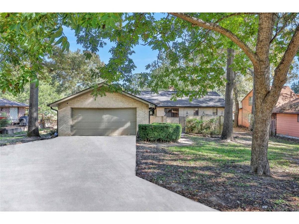 Picture of Home For Sale in Trinity, Texas, United States