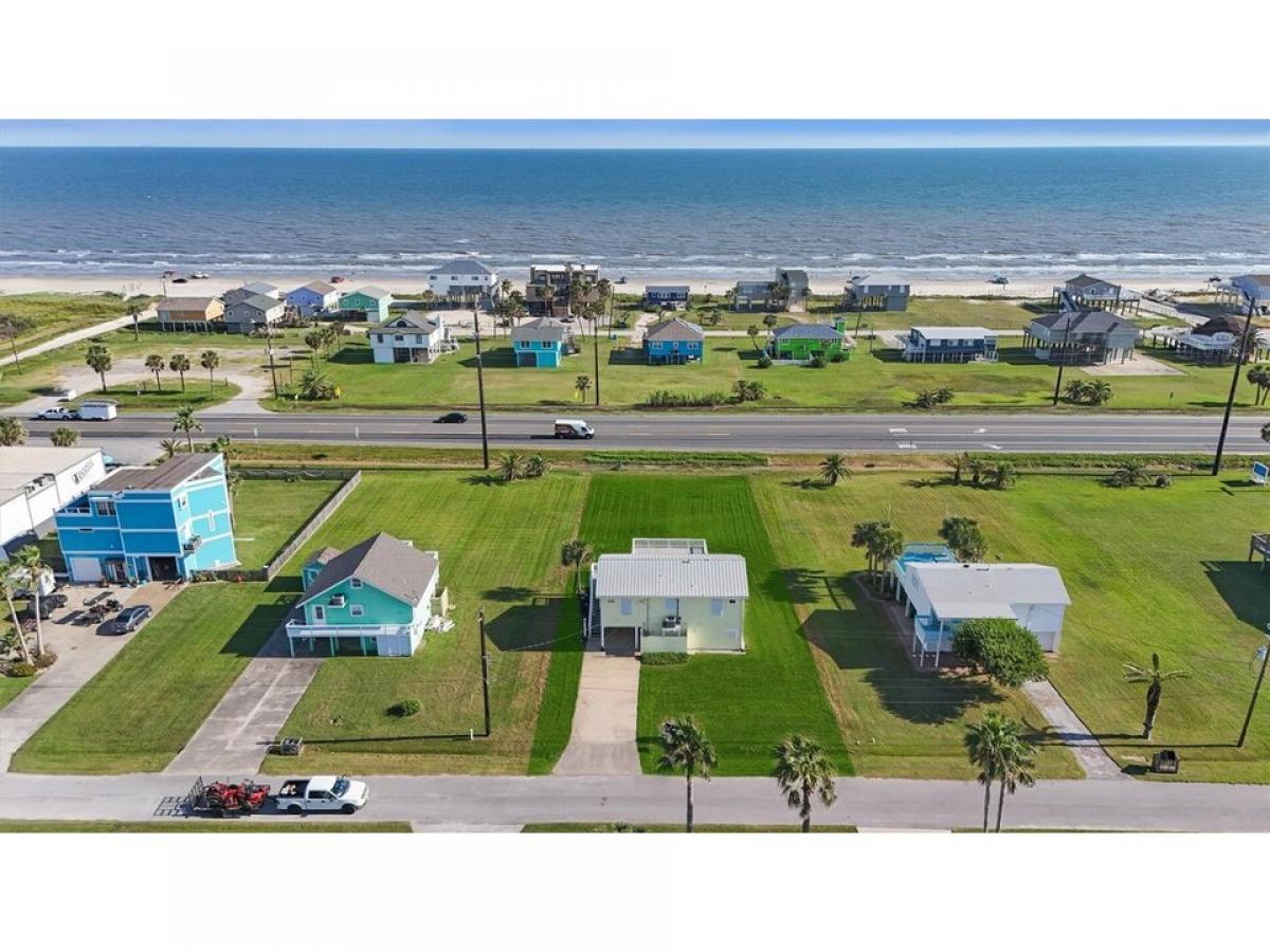 Picture of Home For Sale in Galveston, Texas, United States