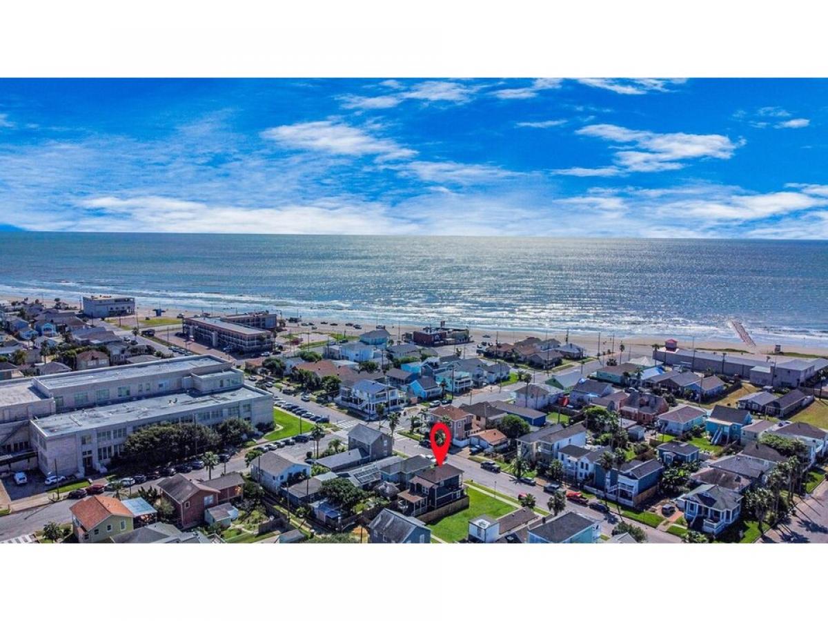 Picture of Home For Sale in Galveston, Texas, United States