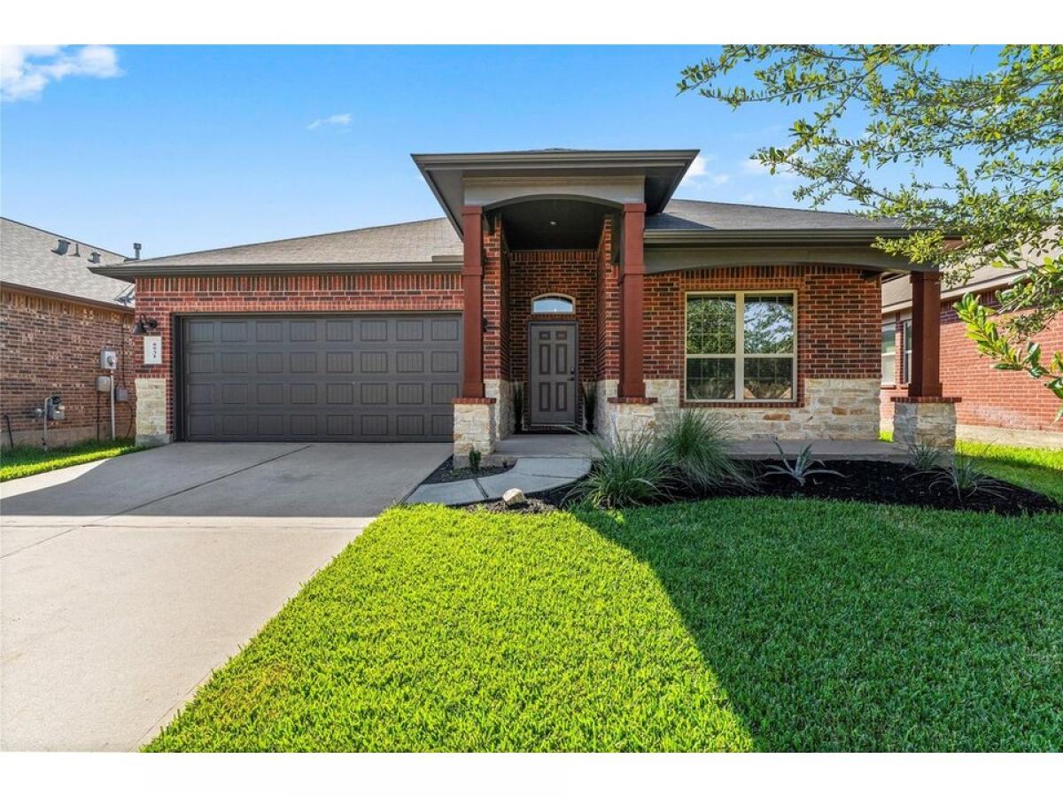 Picture of Home For Sale in Tomball, Texas, United States