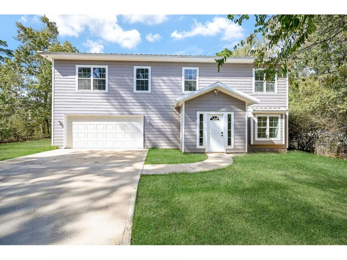 Picture of Home For Sale in Magnolia, Texas, United States