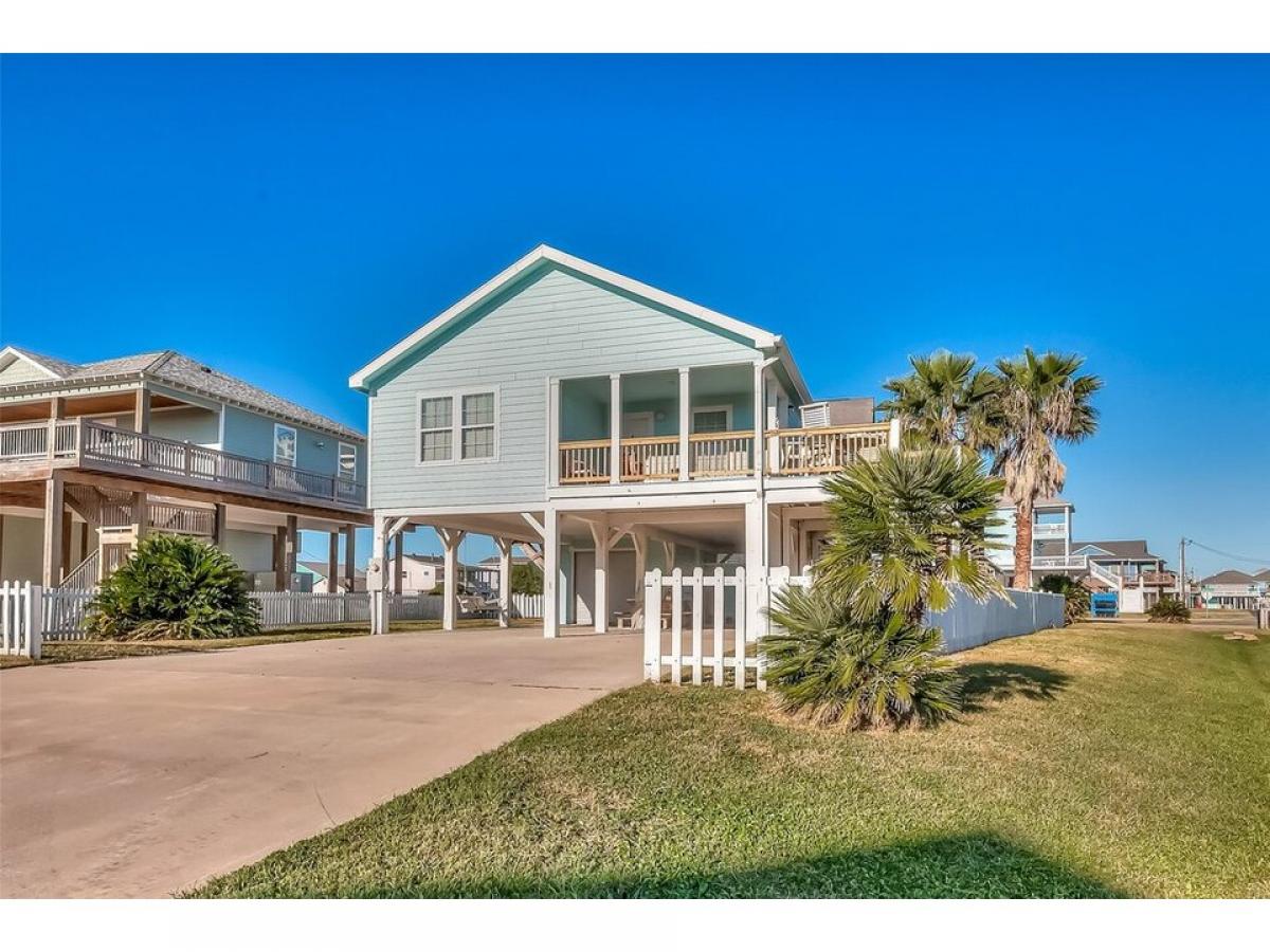 Picture of Home For Sale in Port Bolivar, Texas, United States