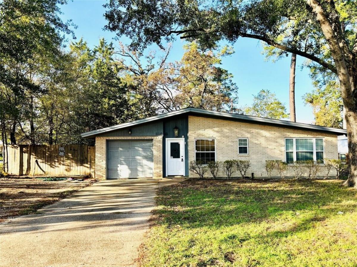 Picture of Home For Sale in Conroe, Texas, United States