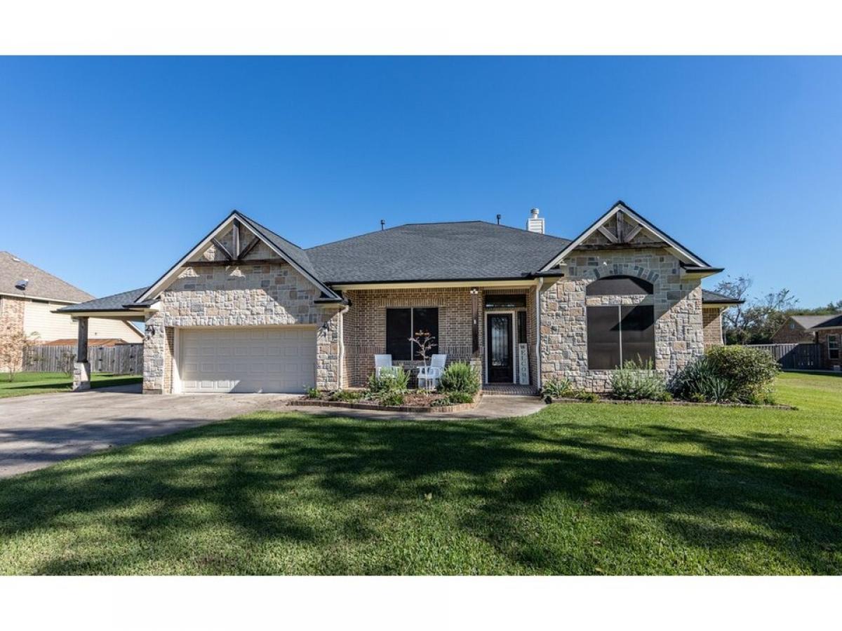 Picture of Home For Sale in Beach City, Texas, United States