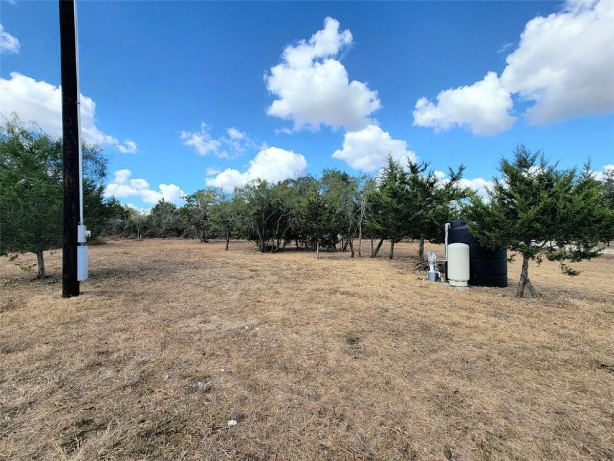 Picture of Residential Land For Sale in Nixon, Texas, United States