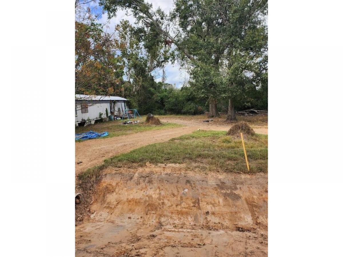 Picture of Residential Land For Sale in Hempstead, Texas, United States