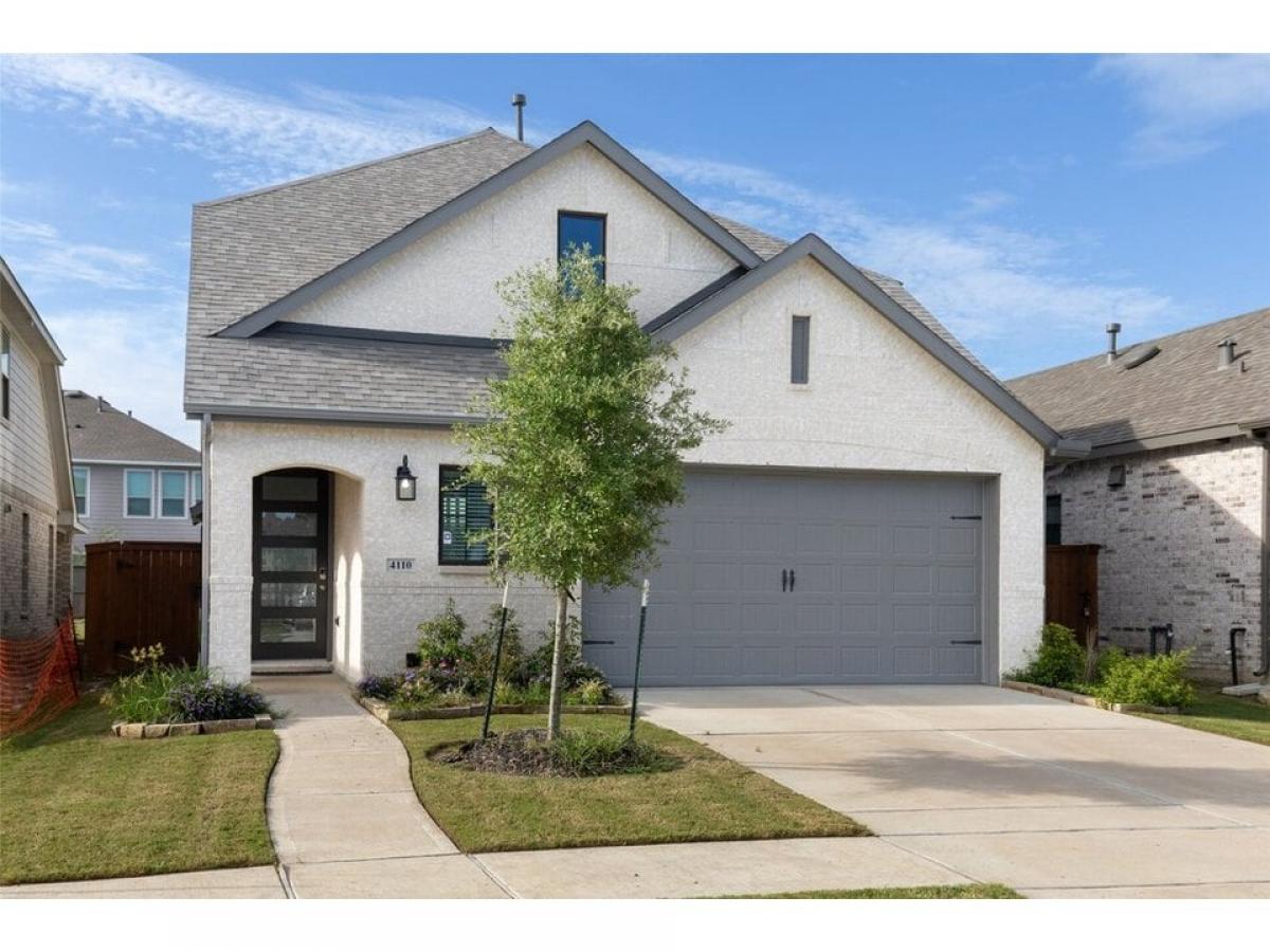 Picture of Home For Sale in Iowa Colony, Texas, United States