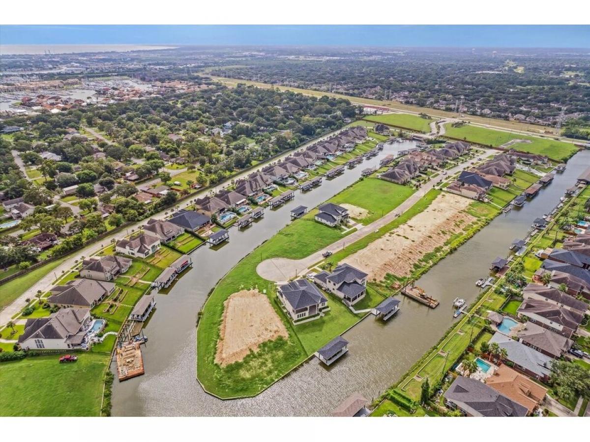 Picture of Residential Land For Sale in Kemah, Texas, United States