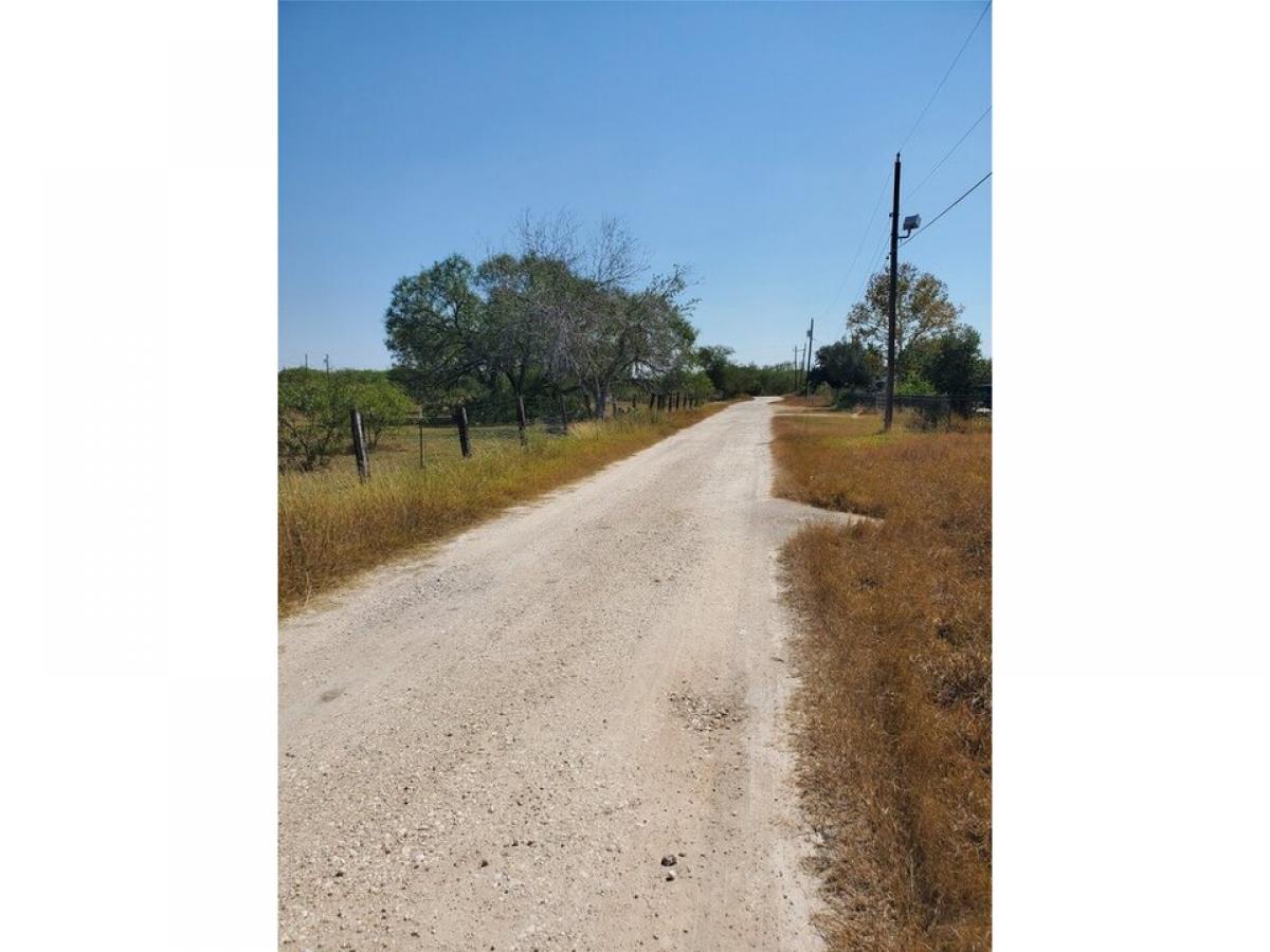 Picture of Residential Land For Sale in Mathis, Texas, United States